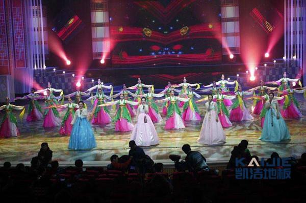 運(yùn)動(dòng)木地板+地膠，釋放你的舞臺(tái)魅力