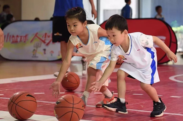 姚明在《人民日?qǐng)?bào)》發(fā)表署名文章：讓少兒籃球回歸本質(zhì)