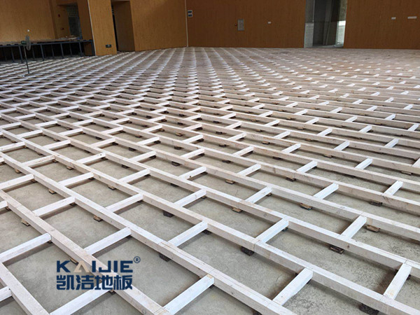 體育運(yùn)動(dòng)木地板鋪設(shè)龍骨的規(guī)范性操作