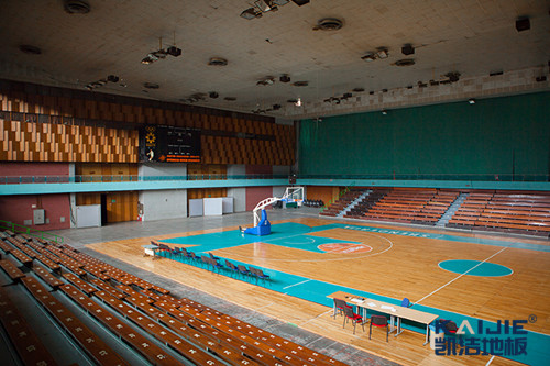 雙龍骨結(jié)構(gòu)運動木地板的特點和優(yōu)勢