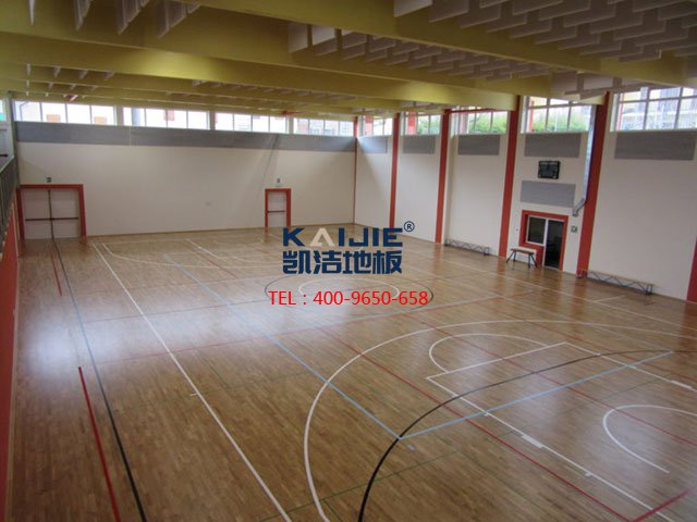 體育木地板會(huì)發(fā)出異響要如何解決——?jiǎng)P潔地板