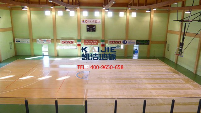 籃球場(chǎng)體育木地板的選購(gòu)注意事項(xiàng)——?jiǎng)P潔地板