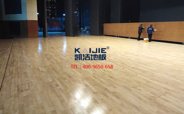 體育運動木地板日常養(yǎng)護應當遵循以下法則——凱潔地板