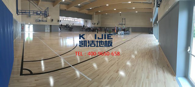 體育運(yùn)動(dòng)木地板的優(yōu)勢(shì)——?jiǎng)P潔地板