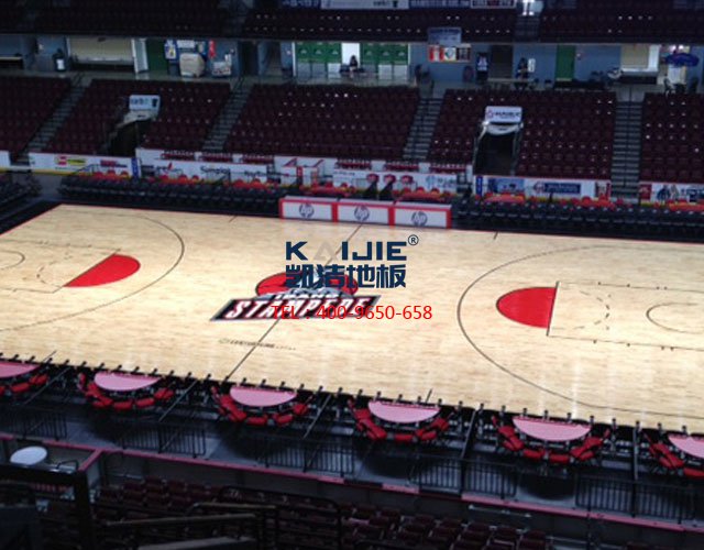 選購(gòu)專業(yè)體育館木地板常遇到的潛在危險(xiǎn)——?jiǎng)P潔地板