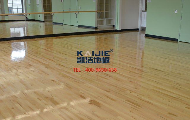 體育館專用運(yùn)動(dòng)木地板原木材質(zhì)特性的奧秘——?jiǎng)P潔地板