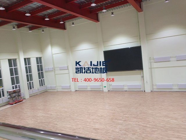 體育館專用楓木木地板原來還有這寫些優(yōu)勢——凱潔地板