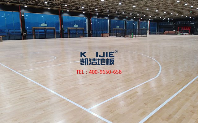 衡陽(yáng)市鐵一中學(xué)生體育館運(yùn)動(dòng)木地板工程案例——?jiǎng)P潔地板