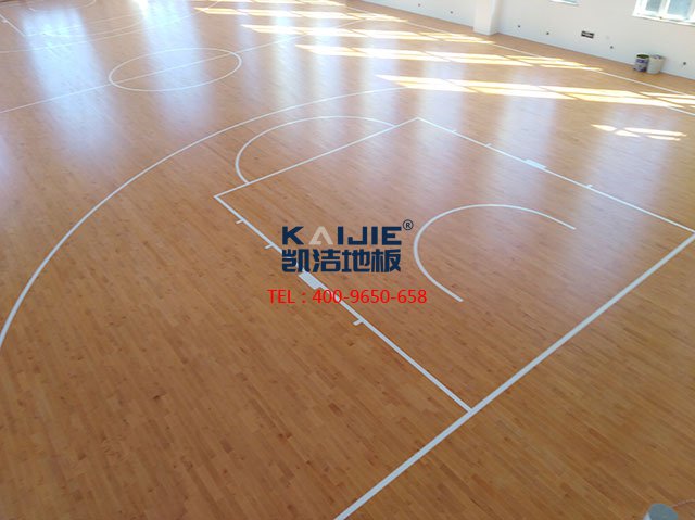內(nèi)蒙古通遼一中學(xué)生體育館運(yùn)動(dòng)木地板項(xiàng)目案例——?jiǎng)P潔地板