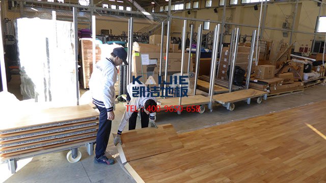 盤(pán)點(diǎn)運(yùn)動(dòng)木地板行業(yè)，體育館木地板廠(chǎng)家發(fā)生的大事——?jiǎng)P潔地板