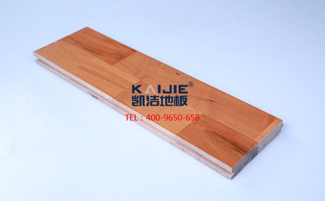 楓樺木B級(jí)雙拼板運(yùn)動(dòng)木地板——?jiǎng)P潔地板