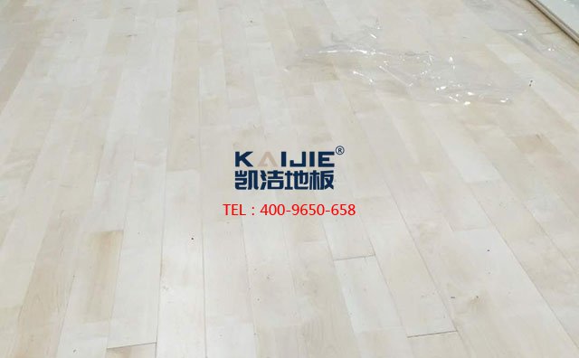 專業(yè)體育館木地板涮漆，得知道這些——凱潔地板