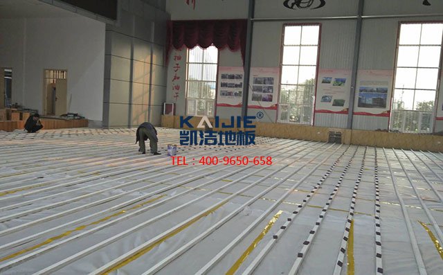 凱潔地板告訴你單層龍骨與雙層龍骨的真正區(qū)別——?jiǎng)P潔地板