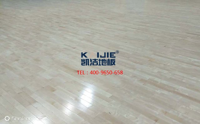 體育木地板的保養(yǎng)及防潮，都得做些什么——凱潔地板