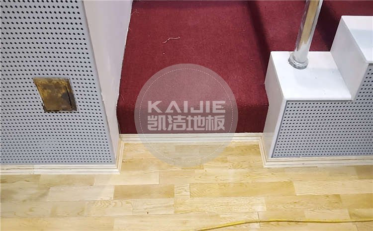 重慶銅陵體育館運(yùn)動(dòng)木地板案例圖片