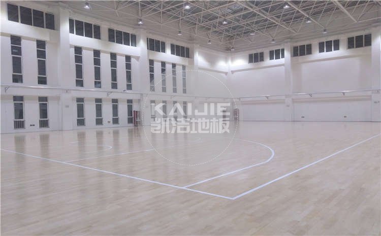 山東濟(jì)南大學(xué)體育館運(yùn)動(dòng)木地板案例圖片