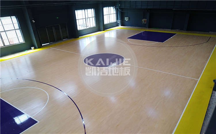 山東同昌物業(yè)公司籃球館木地板項目圖片