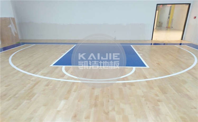 江蘇鹽城銳鶴籃球俱樂部木地板案例