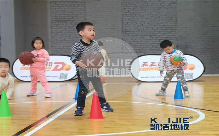 廈門華美空間實(shí)木運(yùn)動(dòng)地板案例