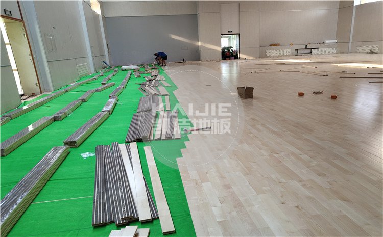 北京回龍觀育新學(xué)?；@球館木地板案例