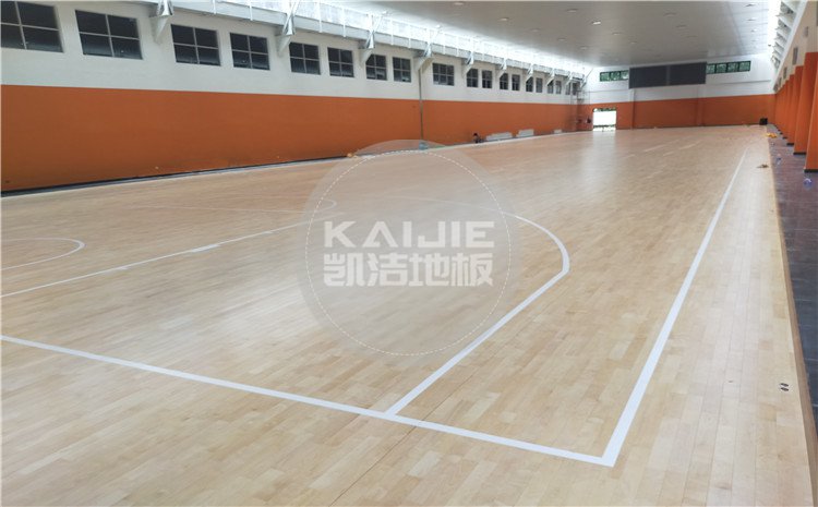 廣州天河區(qū)長(zhǎng)大公路培訓(xùn)學(xué)?；@球館木地板案例-凱潔體育地板