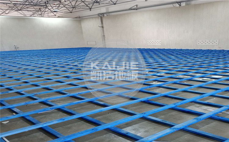 山西運(yùn)城財(cái)經(jīng)學(xué)校羽毛球館木地板案例-凱潔體育地板