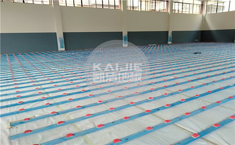 云南昆明五華區(qū)青少年宮籃球館木地板