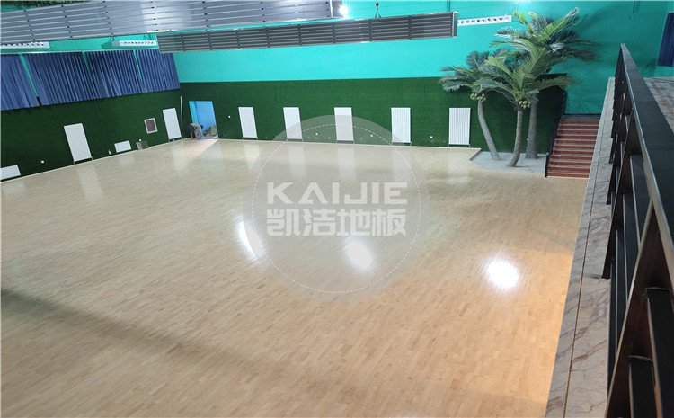 北京宏偉順通羽毛球館木地板——凱潔體育地板