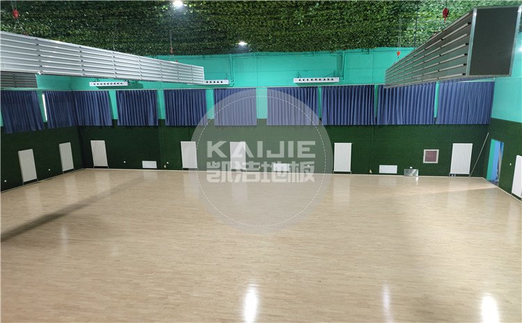 北京宏偉順通羽毛球館木地板——凱潔體育地板