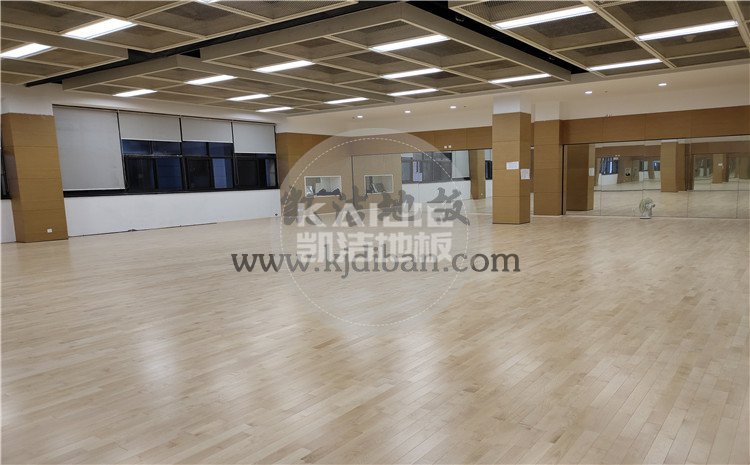 凱潔杭州高級(jí)中學(xué)錢江校區(qū)形體房木地板項(xiàng)目-凱潔體育木地板廠家