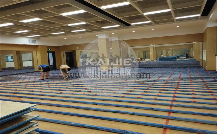 凱潔杭州高級(jí)中學(xué)錢江校區(qū)形體房木地板項(xiàng)目-凱潔體育木地板廠家