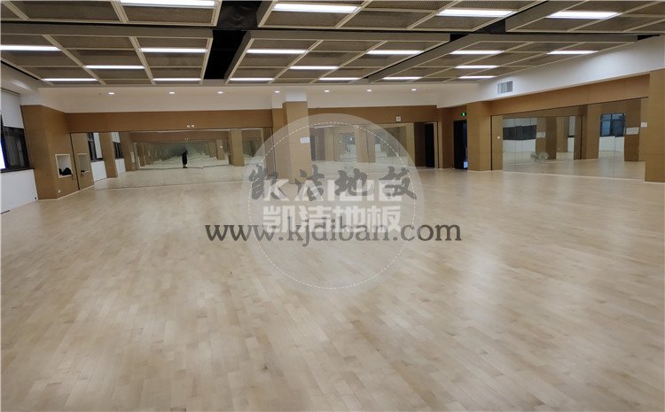 凱潔杭州高級(jí)中學(xué)錢江校區(qū)形體房木地板項(xiàng)目-凱潔體育木地板廠家