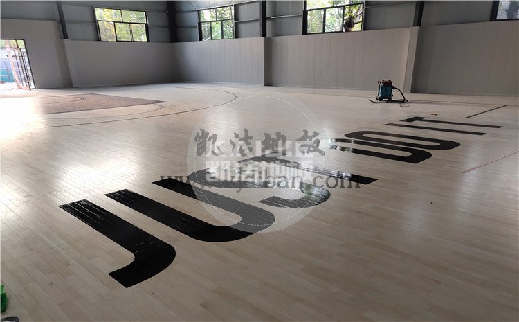 山東蘭陵代村LA動力籃球館木地板項目-凱潔體育木地板廠家