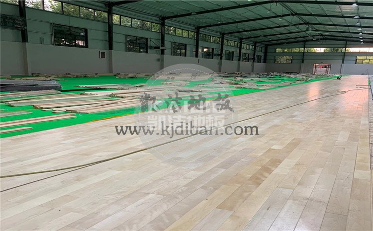 山東蘭陵代村LA動力籃球館木地板項目-凱潔體育木地板廠家