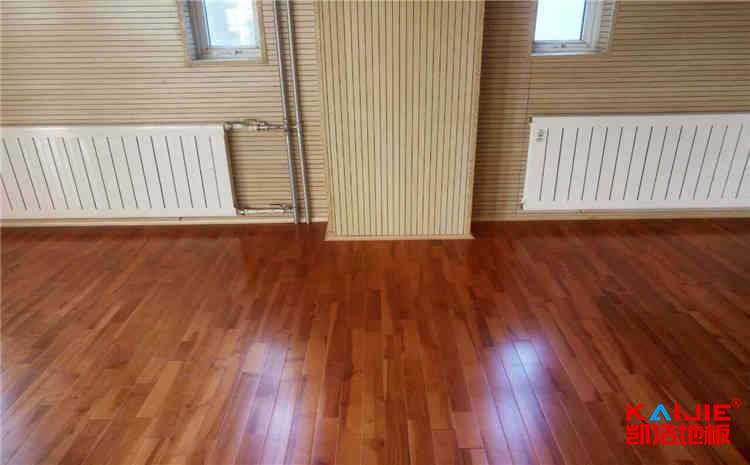 明光體育木地板