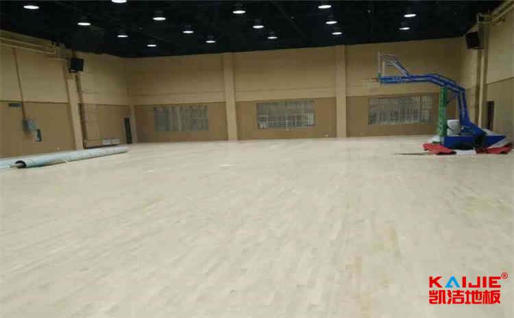 成都楓樺木體育地板施工工藝