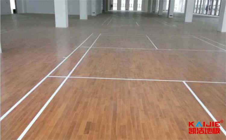 室內體育場木地板怎樣選擇呢
