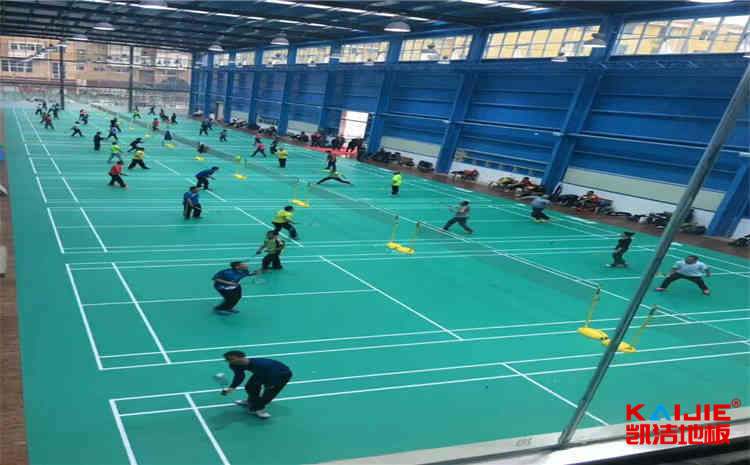 室內(nèi)體育場(chǎng)木地板品牌**