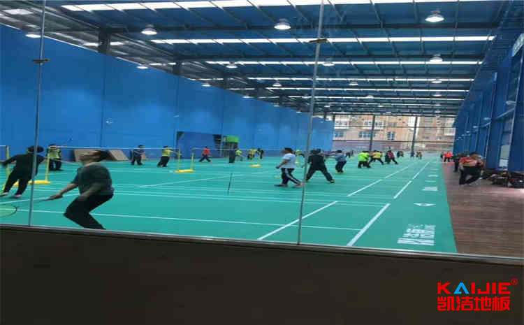 拼裝風雨操場木地板哪個好