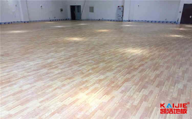 國內(nèi)體育場木地板多少錢合適