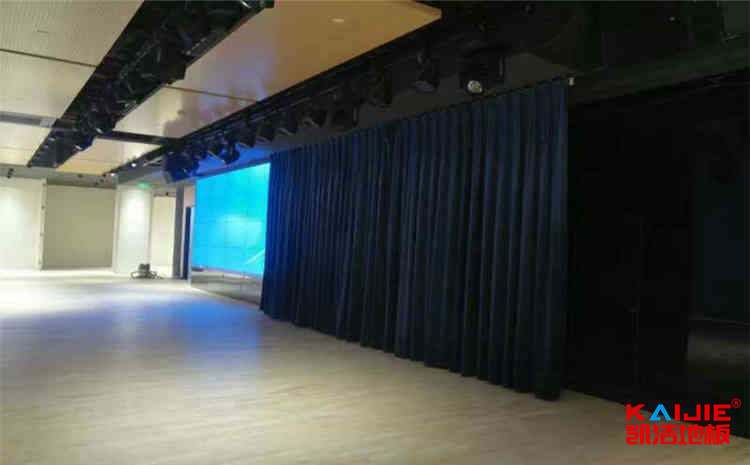 室內(nèi)體育木地板哪家好