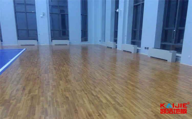 拼裝體育場木地板打磨翻新