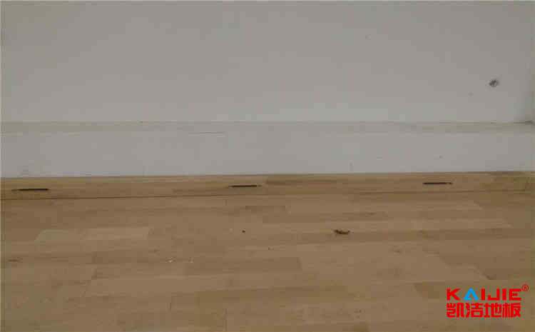 室內(nèi)風(fēng)雨操場實木運動地板怎么選