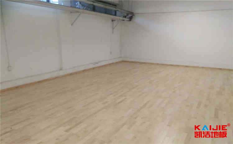 柞木體育場(chǎng)木地板廠家有哪些