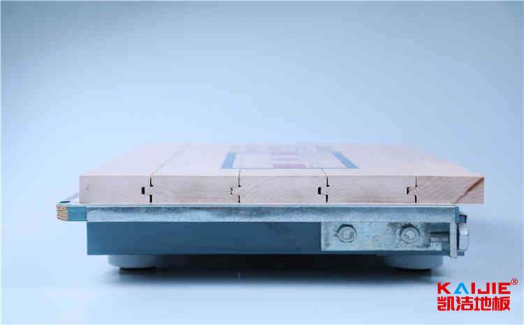 籃球盛宴體育木地板從不缺席——?jiǎng)P潔地板