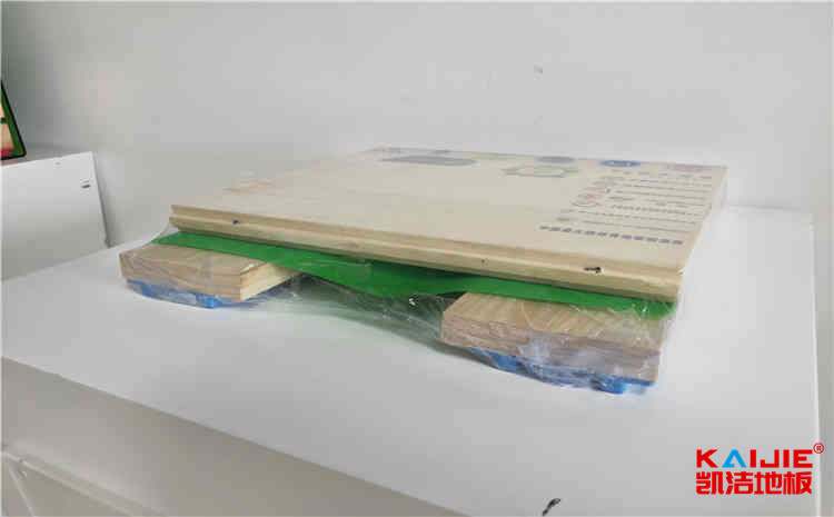 專(zhuān)用運(yùn)動(dòng)實(shí)木地板直銷(xiāo)