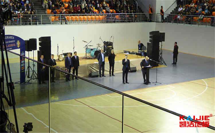 俄勒岡松風(fēng)雨操場運(yùn)動(dòng)地板生產(chǎn)廠家