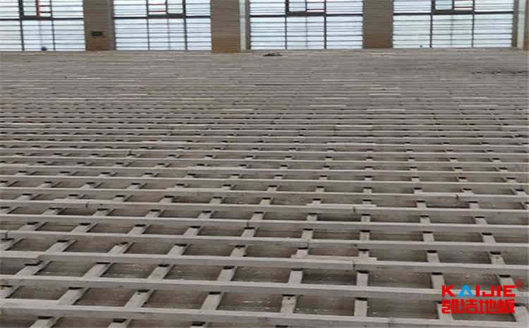 拼接板風(fēng)雨操場運(yùn)動地板批發(fā)價格