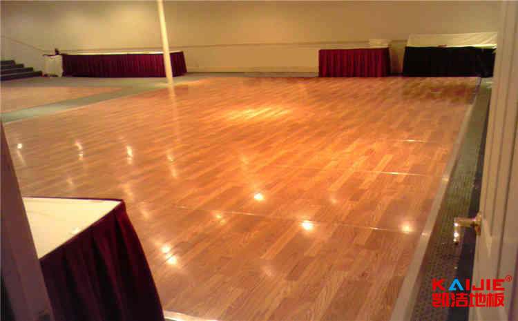 松木體育運動地板價格是多少錢？