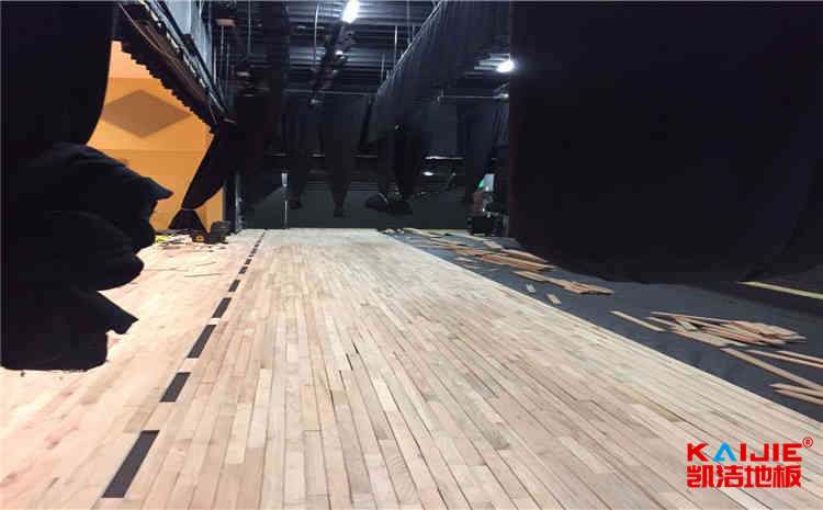 拼接板體育運(yùn)動地板批發(fā)價格